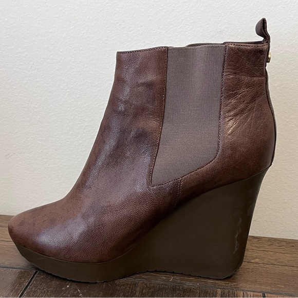 Jimmy Choo Britannia Chelsea Wedge Booties Boots size 39 Women’s US size 9 - Picture 4 of 9